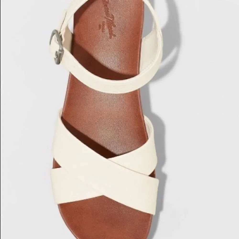 Universal Thread  leather wood Bottom  sandal -7